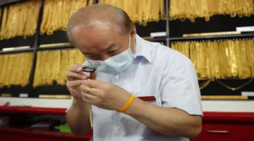 سعر قياسي جديد.. أسعار الذهب والفضة تتجاوز مستويات تاريخية غير مسبوقة في الأسواق العالمية